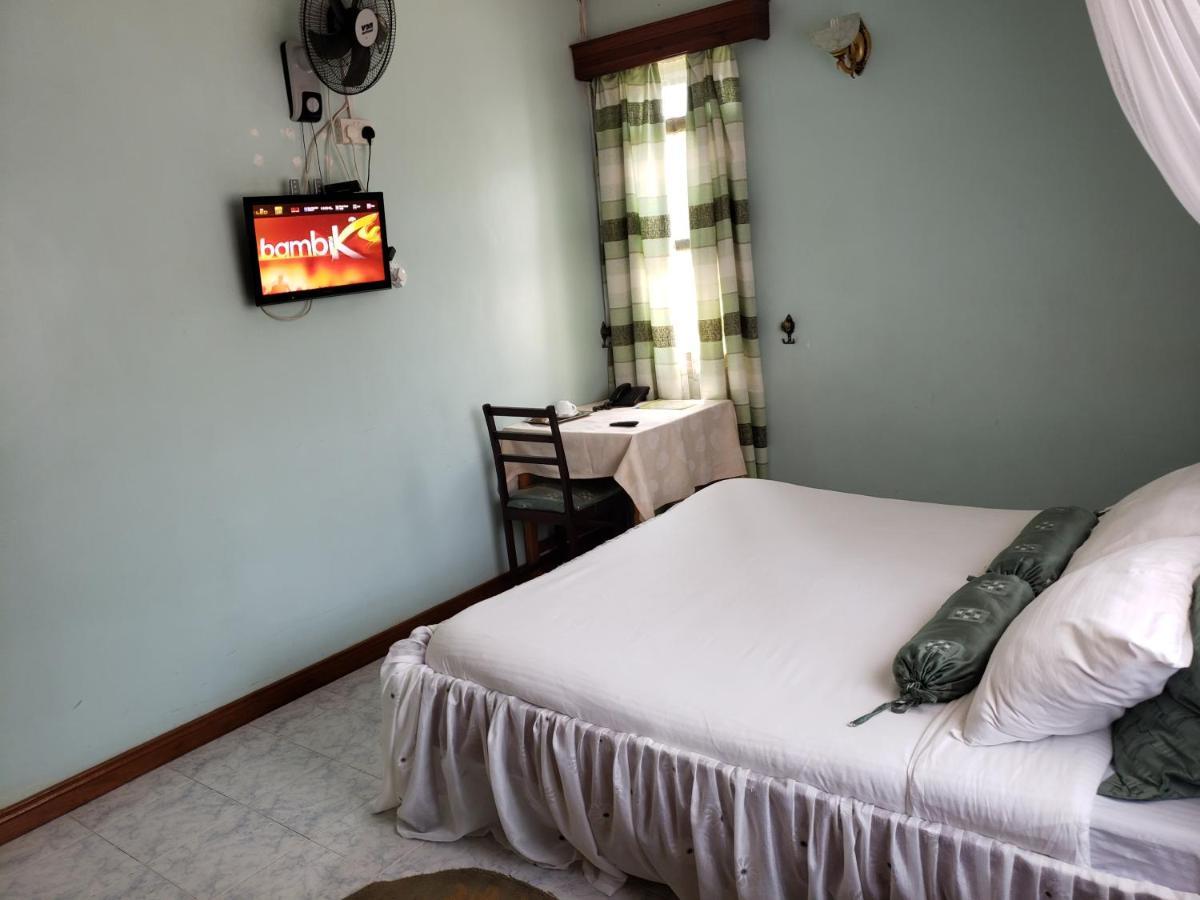 Family Nest Guesthouse Кисуму Экстерьер фото