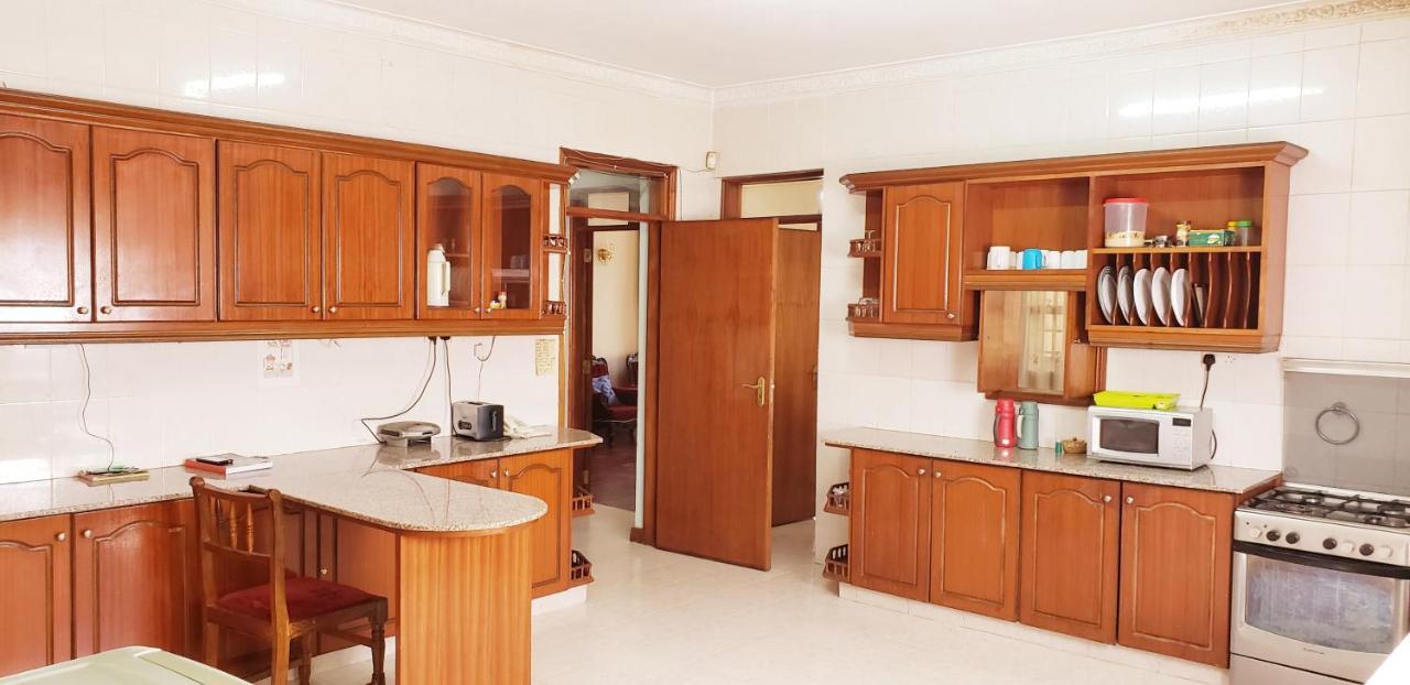 Family Nest Guesthouse Кисуму Экстерьер фото